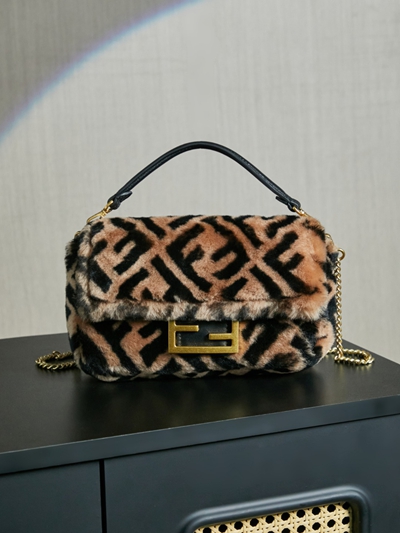 フェンディバッグ正面デザイン